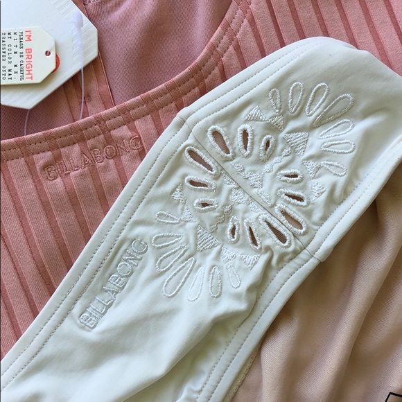 🌴🔆BILLABONG- HEATING UP BIKINI SET🔆🌴 - Picture 10 of 14